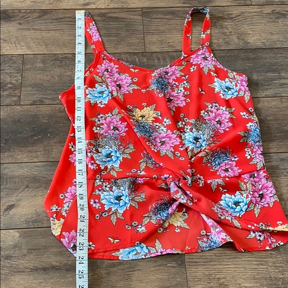 NWOT Pink Rose M Red Floral Rouched Tank Top - Picture 3 of 7